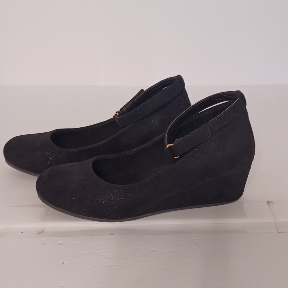 Girls SOIREE Elegant Black Wedge Shoes hook and loop strap around ankle Size 2M